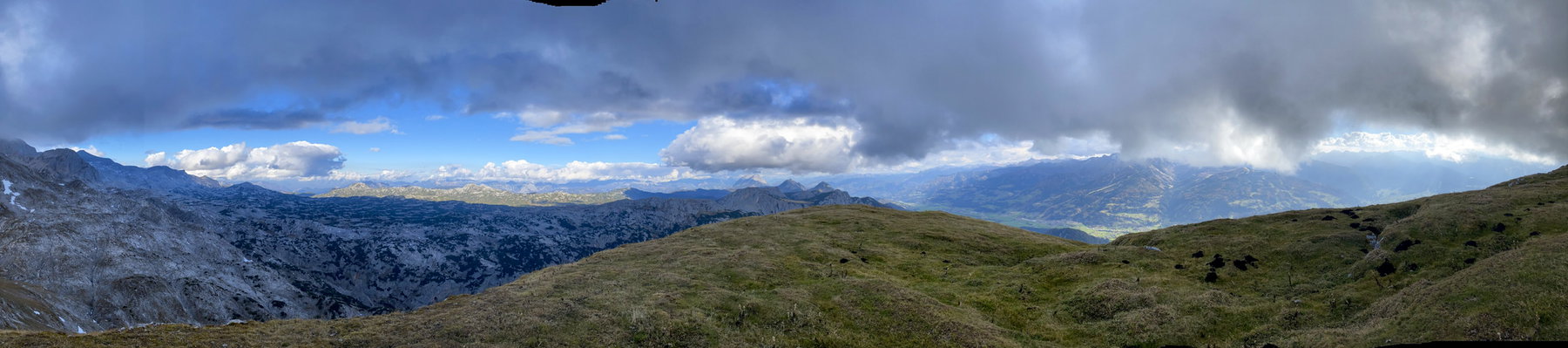Gipfelpanoroma am Sinabel. Foto: Christian Heuegger-Zirm