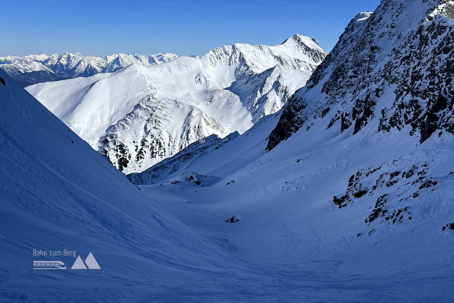 Einfahrt in das Schneetal mit Blick Richtung Osten auf den Rietzer Grieskogel. Foto: David Kurz