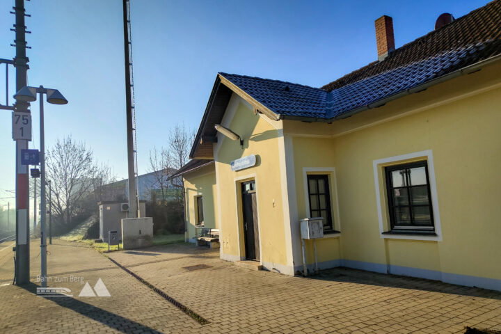 Start am Bahnhof Bernhardsthal. Fotos: Simon Widy