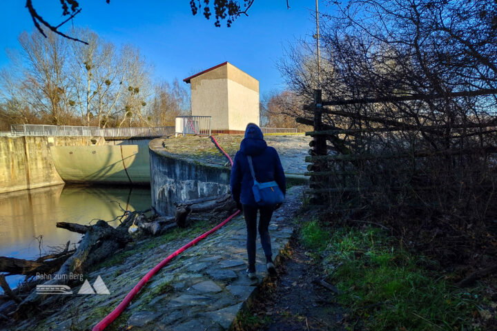 Thayabrücke, Wehr am Weg zum Schloss Pohansko. Fotos: Simon Widy