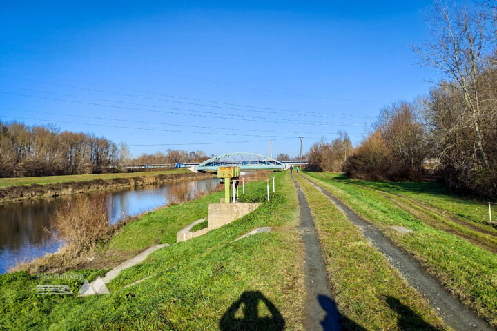 Am Thayaufer, Bahnhof Breclav. Fotos: Simon Widy
