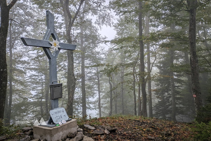 Mystische Stimmung an einem der kleinen Gegenanstiege. Foto: Peter, POW AT