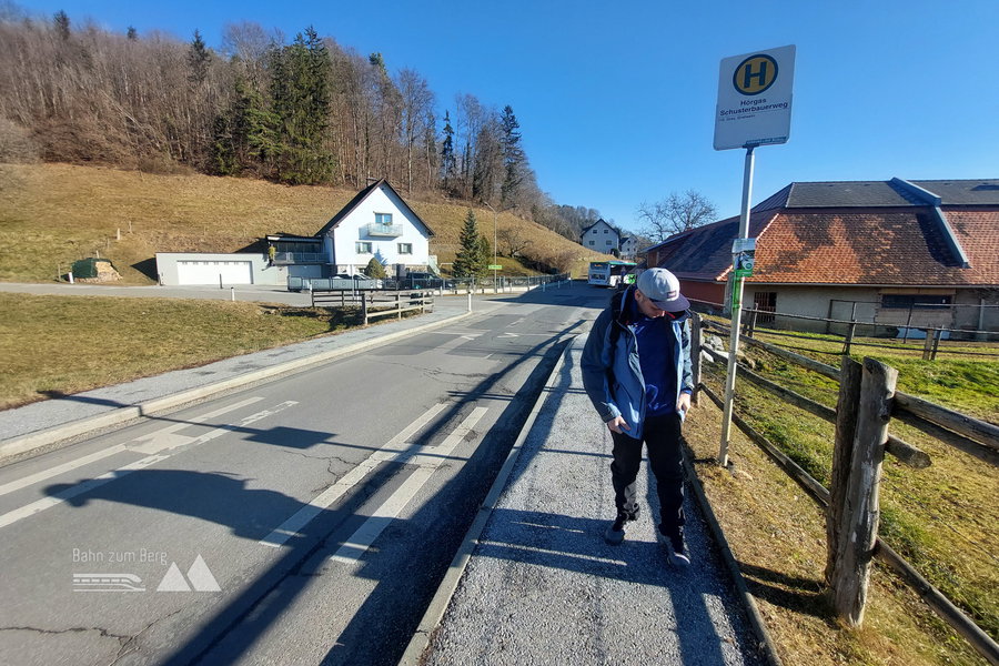 Bushaltestelle Hörgas Schusterbauerweg. Foto: Alice Frischherz