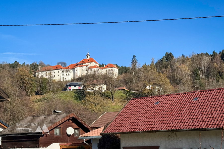 Blick zum Schloß Rothenthurn. Foto: Thomas Piechl