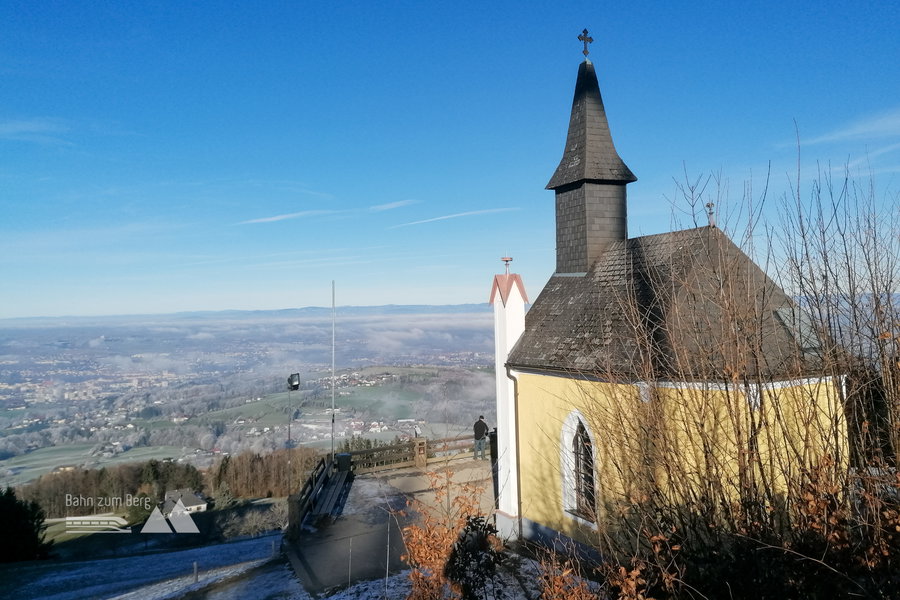 Laurenzikapelle mit Blick über Steyr. Foto: Sarah Pallauf