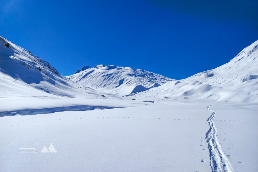 Blick zurück vom Schönverwall, links hinten das Ochsental, von rechts kommt der Albonabach herunter. Foto: Manfred Hinteregger