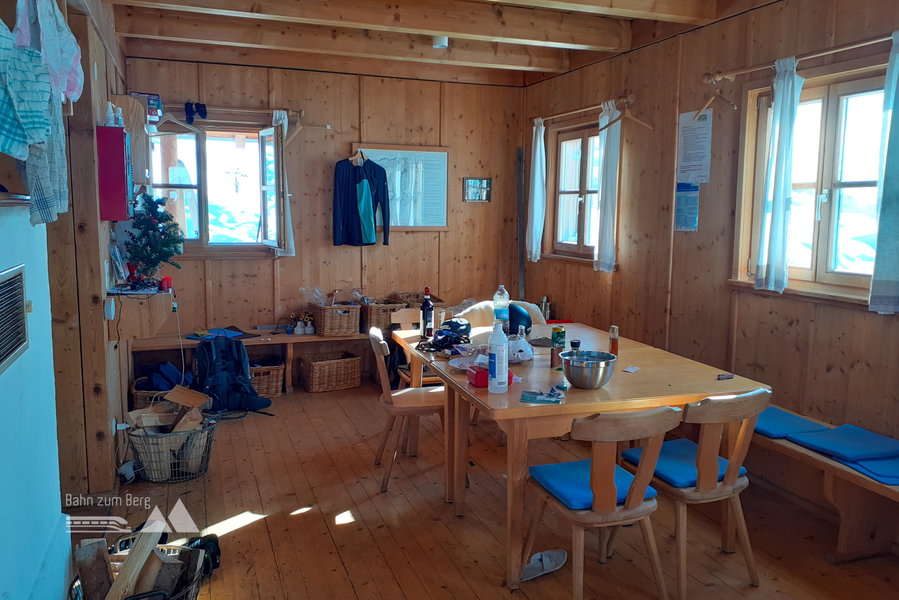 Die freundliche Gaststube der Heilbronner Hütte/Peter-Käß-Hütte. Foto: Manfred Hinteregger