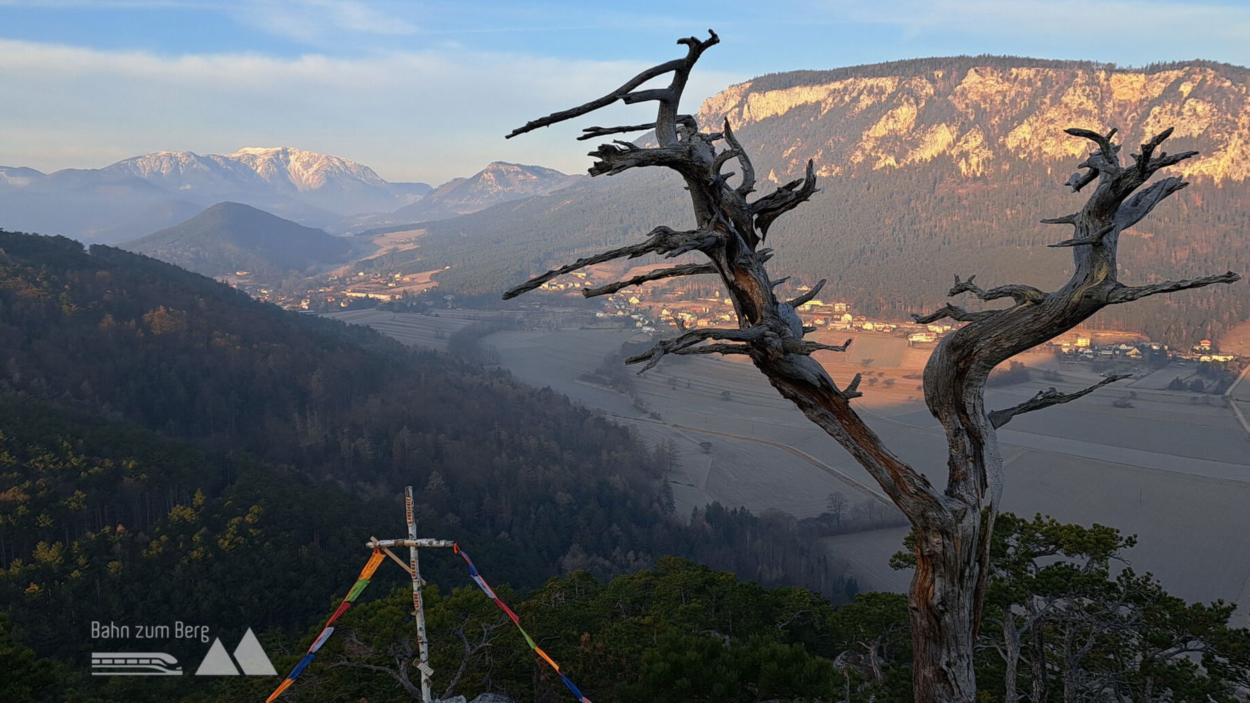 Blick vom Kienberg auf Schneeberg und Hohe Wand. Foto: Gerold Petritsch
