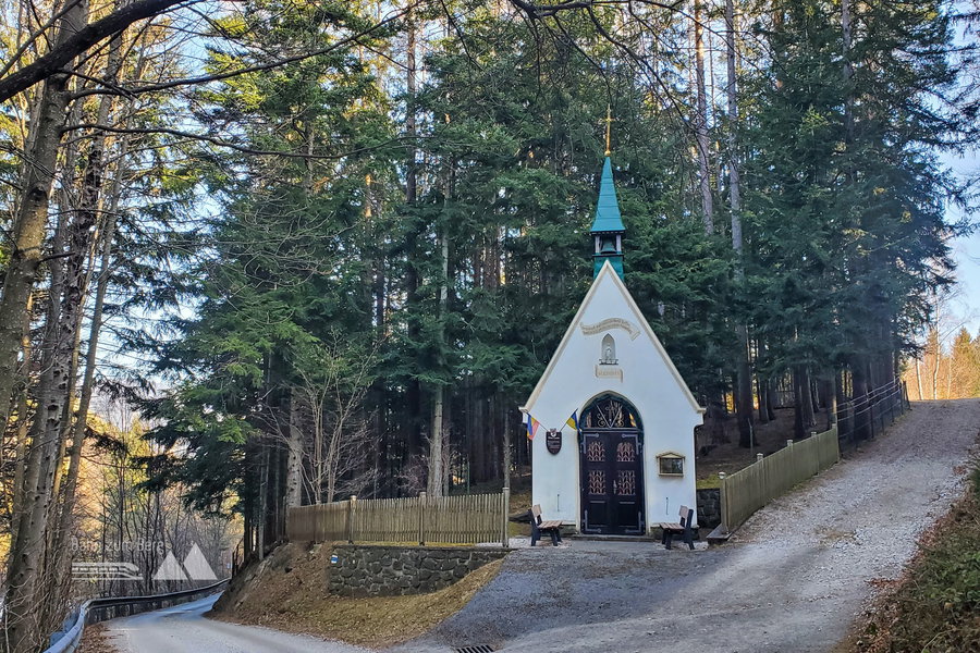 Die Kapelle am Weg nach Kreuzberg. Foto: Linda Prähauser