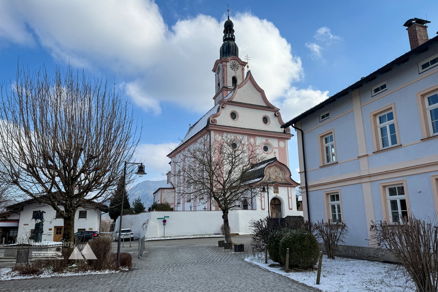 Kirche St. Martin in Flintsbach; Foto: Bernhard Walle