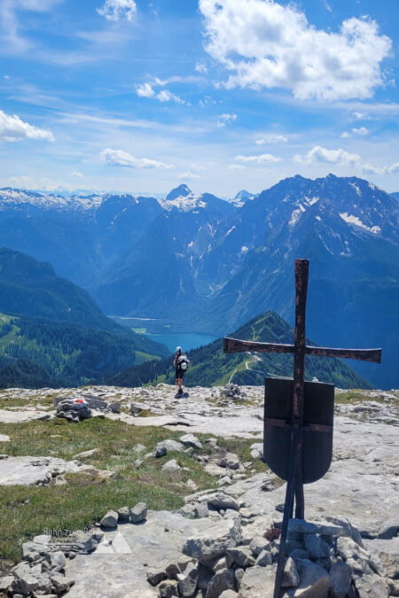 Abstieg mit Blick auf den Königsee. Foto: Julia Büchler