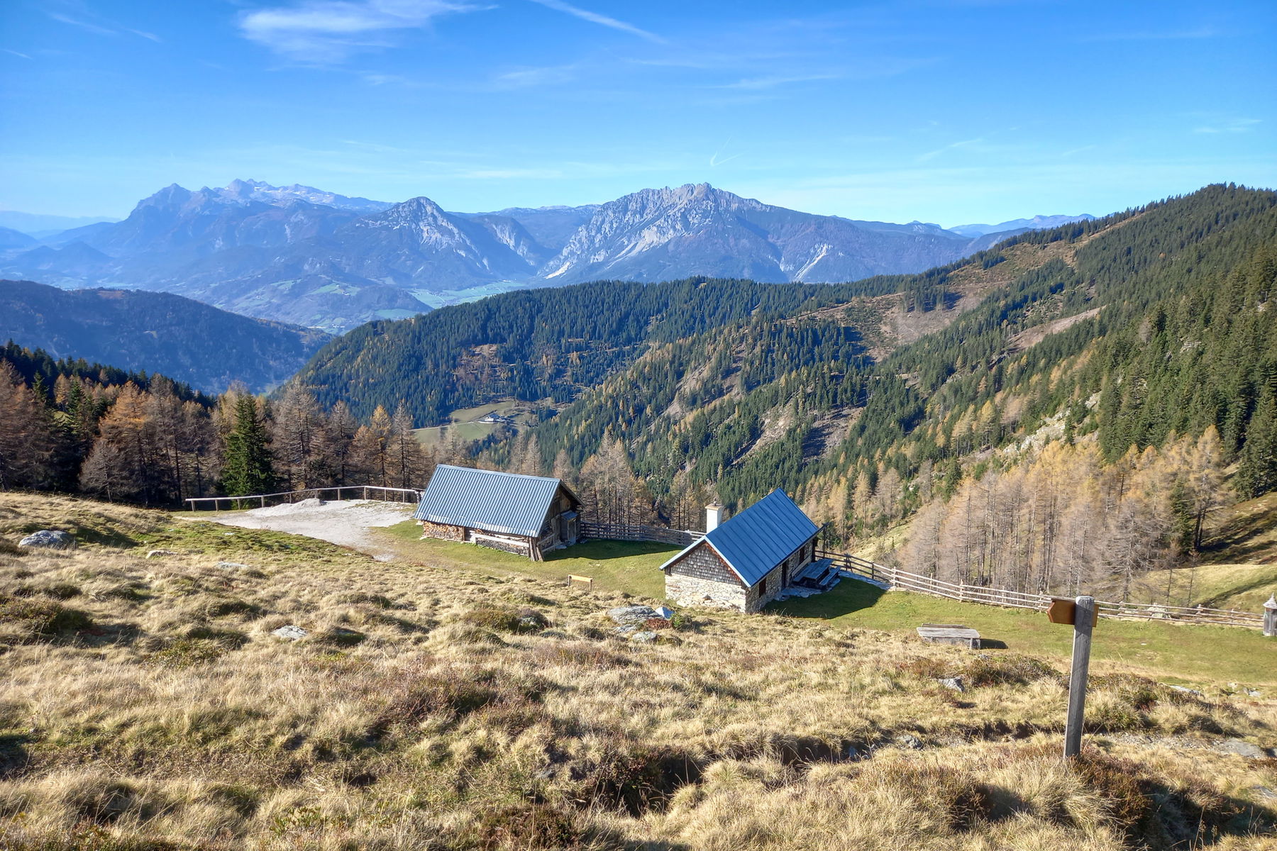 Wenn der Toblerone-Berg ruft: Bike and Hike aufs Gumpeneck