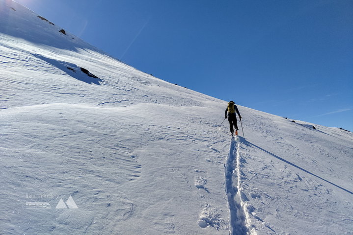 Aufstieg zum Piz Badus. Fotos: Simon Widy