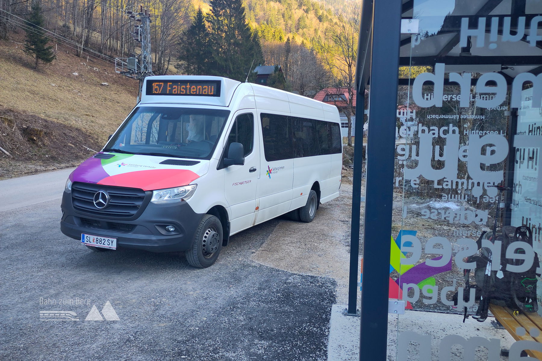 Fahrendes Wohnzimmer, das ob seiner Kleinheit zum Plaudern einlädt. Foto: Karl Plohovich