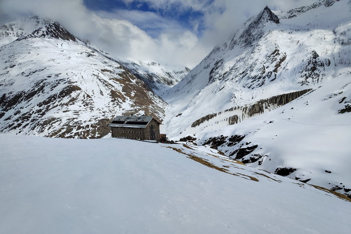 Abfahrt zur Martin-Busch-Hütte. Fotos: Simon Widy