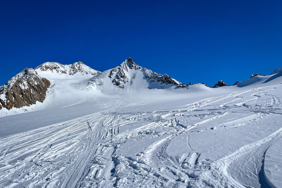 Abfahrt am Taschachferner. Foto: Jakob Roniger