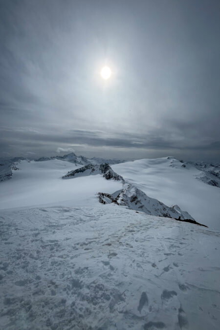 Am Gipfel des Fluchtkogels (3.494 Meter). Fotos: Matthias Dippold
