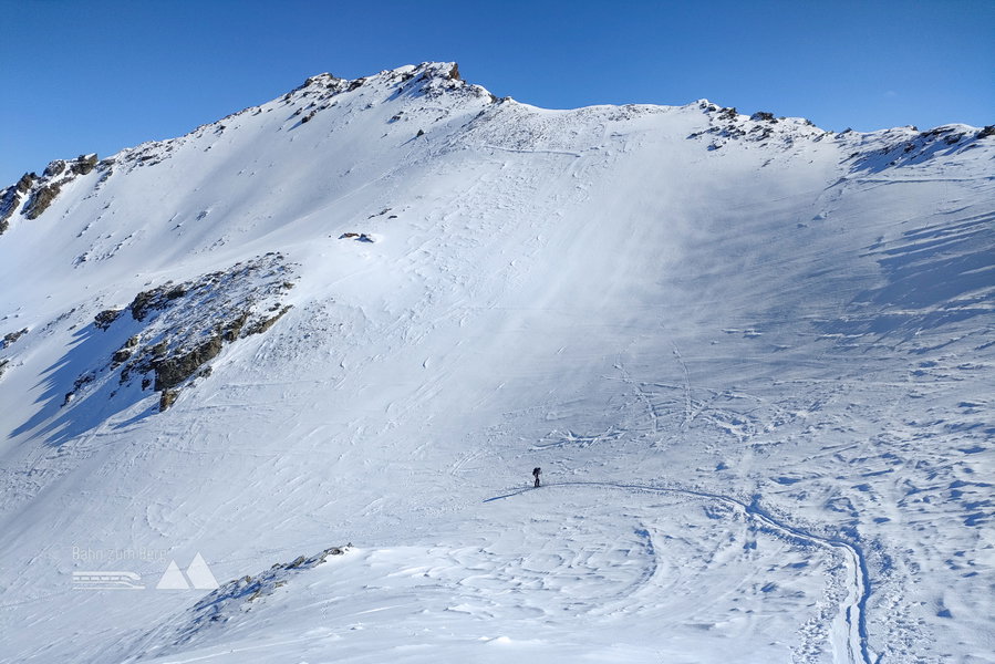 Dem Mitterberg kehren wir zugunsten des Hinterbergs den Rücken zu. Foto: Manfred Hinteregger