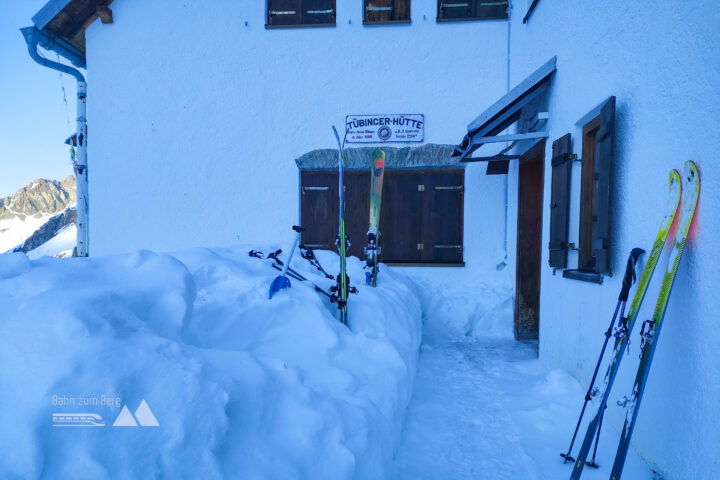 Im wohligen Winterraum der Tübinger Hütte. Fotos: Manfred Hinteregger