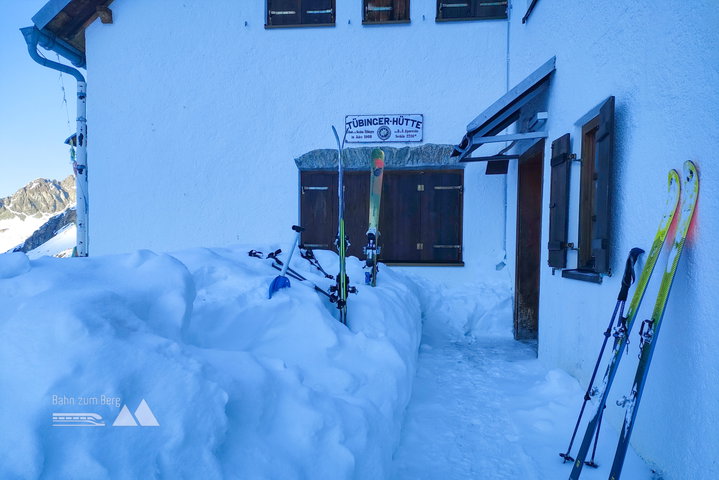 Im wohligen Winterraum der Tübinger Hütte. Fotos: Manfred Hinteregger