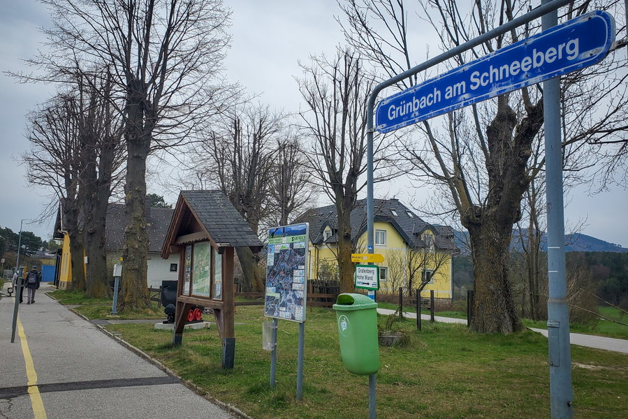 Mein heutiges Tourenziel: der Bahnhof Grünbach am Schneeberg. Foto: Linda Prähauser