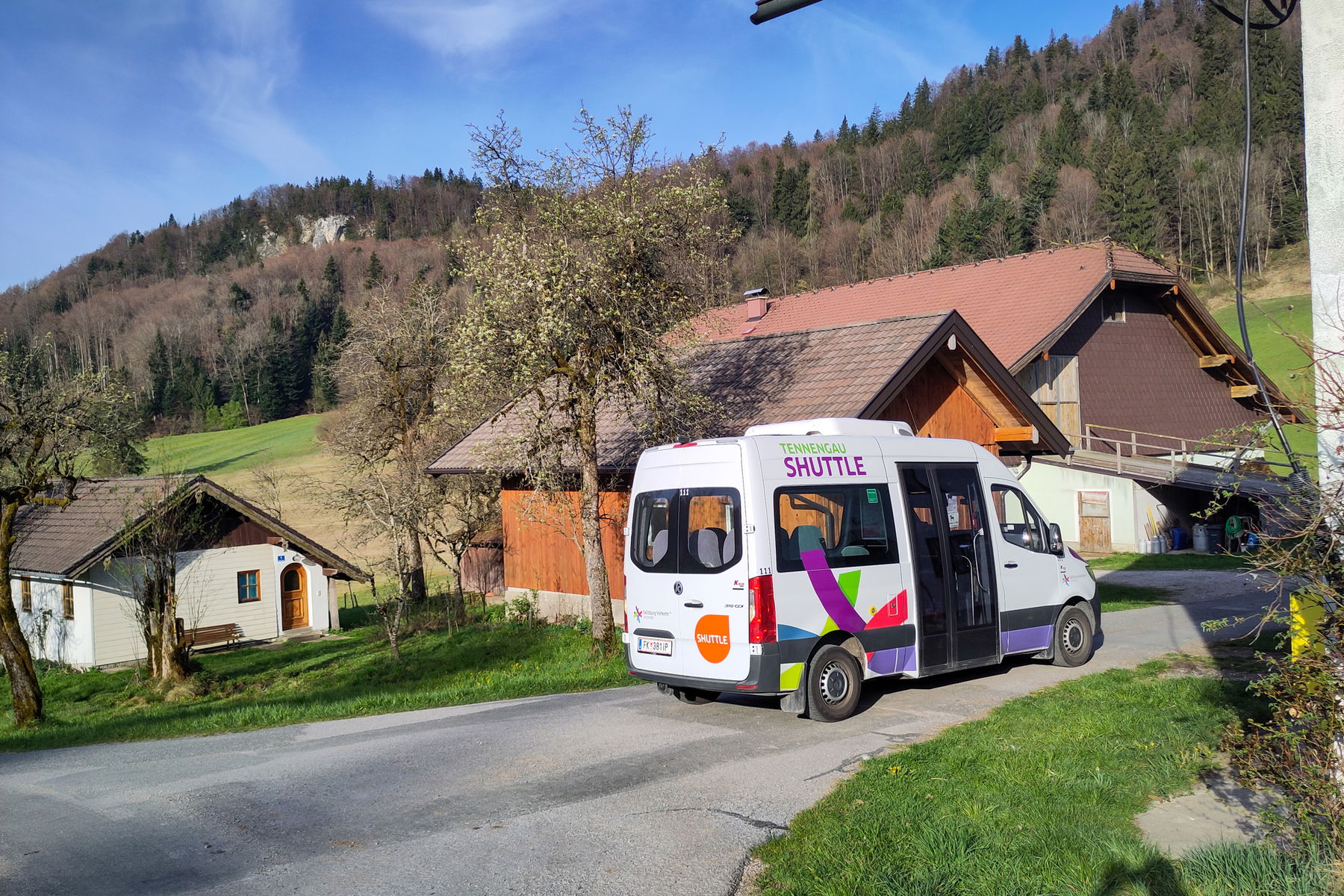 Rollstuhl-tauglicher Kleinbus! Ab nun nur mehr Vögelchöre. Foto: Karl Plohovich