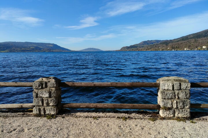 Von Weißenbach am Attersee geht’s mit der Buslinie 562 zum Zug. Fotos: Manfred Hinteregger