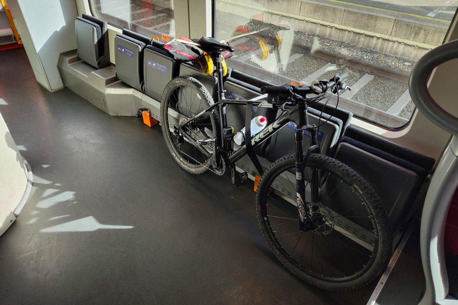 Anreise mit Fahrrad. Foto: Simon Widy