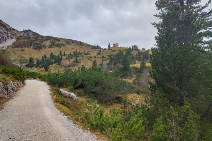Der letzte Anstieg zum Schachenhaus, wo das Fahrrad abgestellt wird. Fotos: Simon Widy