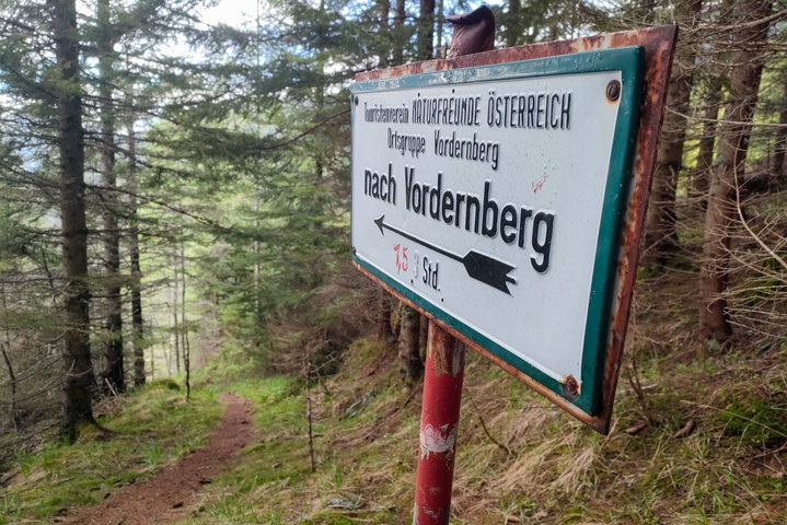 Hinab geht’s nach Vordernberg, wo es leider keine (reguläre) Bahn zum Berg mehr gibt. Foto: Manfred Hinteregger