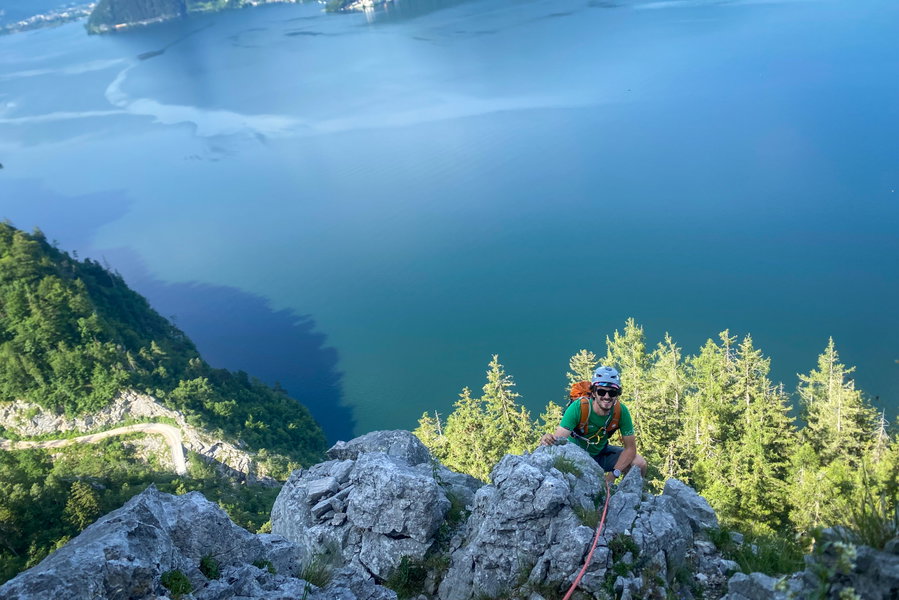 Wunderschöner Blick auf den Traunsee vom Gmundnerweg aus. Foto: Sarah Stainer