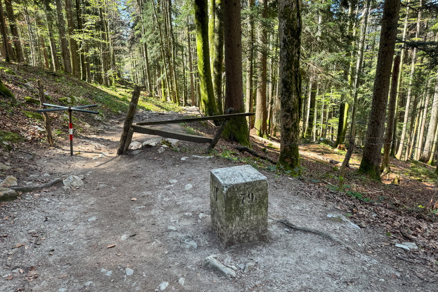 Grenzstein Bayern/Tirol. Foto: Bernhard Walle
