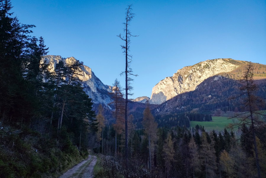 Pribitz und Meßnerin in der Spätnachmittagsonne. Foto: Manfred Hinteregger