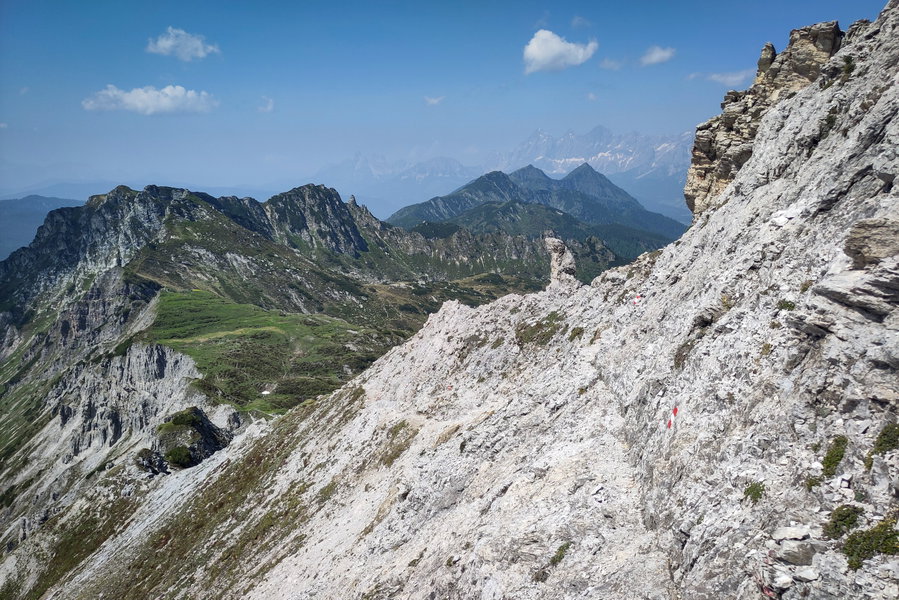 Blick zum Brotrinnl – Schwindelfreiheit und Trittsicherheit sind ein Muss. Foto: Karl Plohovich
