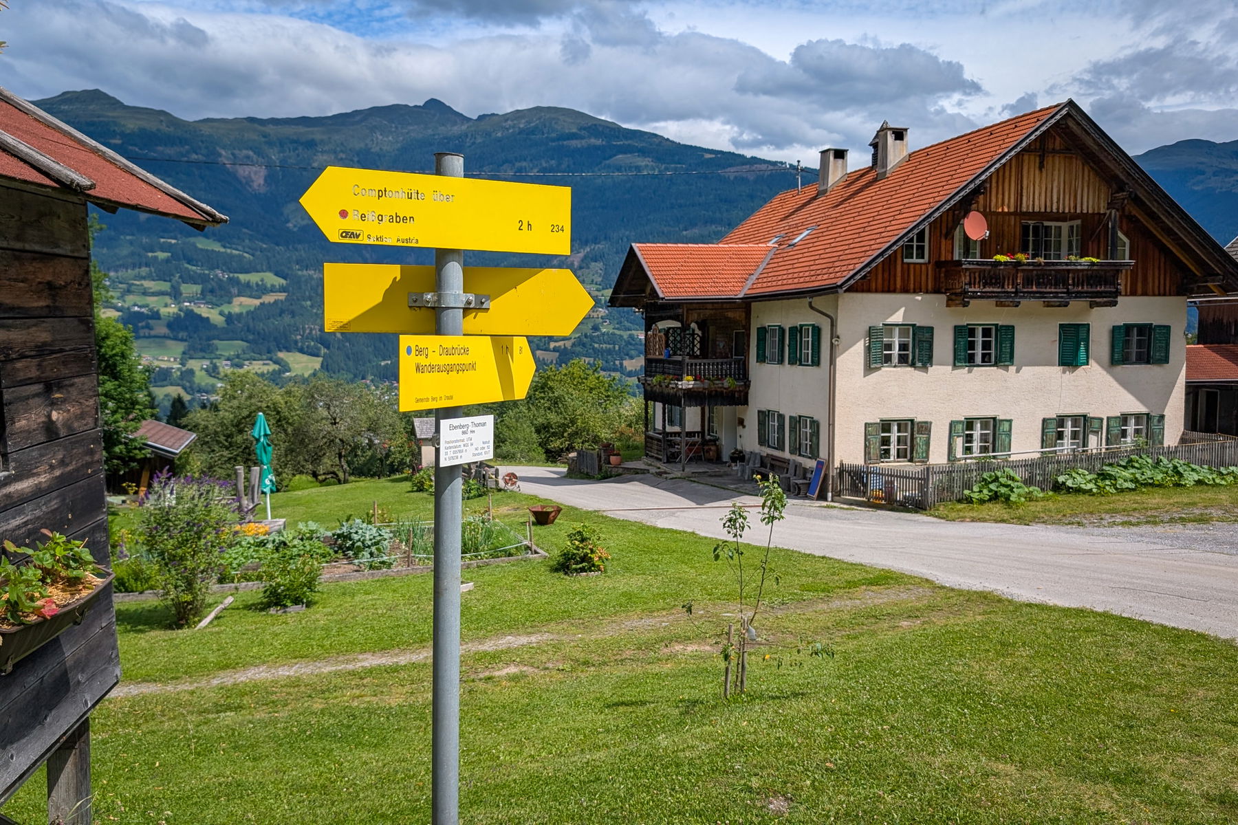 Bauernhof am Ebenberg. Hier zweigen wir auf den Weg zum Reißgraben ab. Foto: Martin Heppner