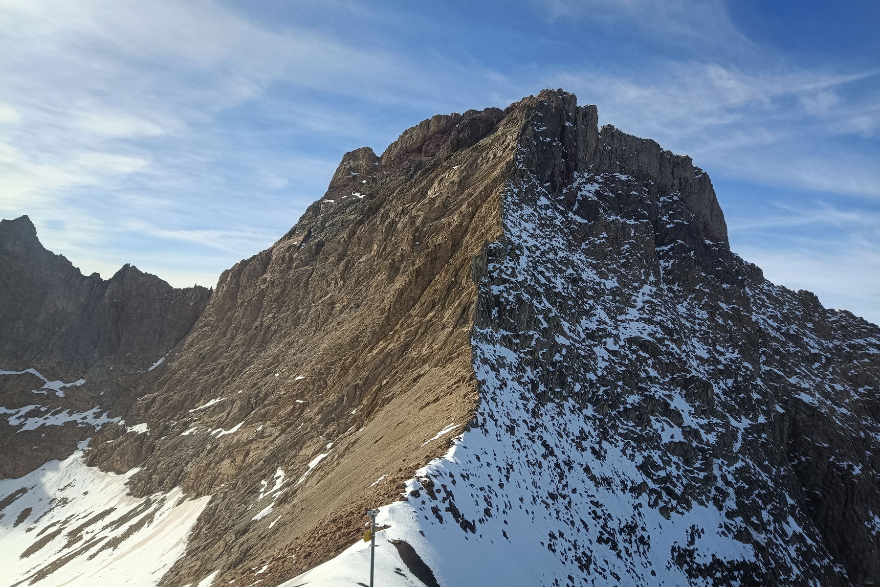 Blick auf den Ostgrat. Foto: Simon Widy