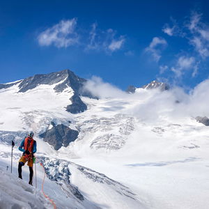 Wetterhorn-Überschreitung von der Glecksteinhütte zur Dossenhütte