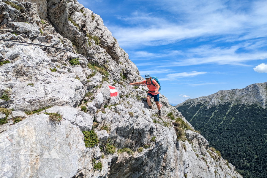 Der erste Teil des Abstiegs hat es noch in sich. Foto: Anna, POW AT