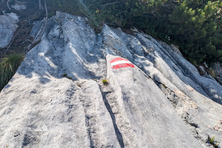 Karren, typische geomorphologische Erscheinungsformen in den Kalkalpen. Nicht nur die großen Gipfel wissen zu beeindrucken! Foto: Anna, POW AT