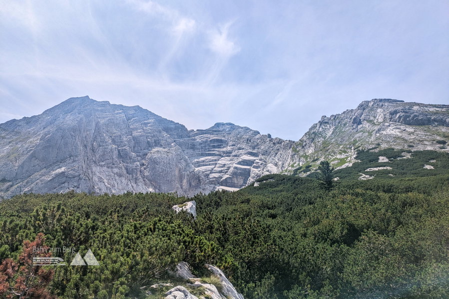 Kurz vor der Hütte eröffnet sich dieser gewaltige Blick Richtung Hochtor. Foto: Anna, POW AT