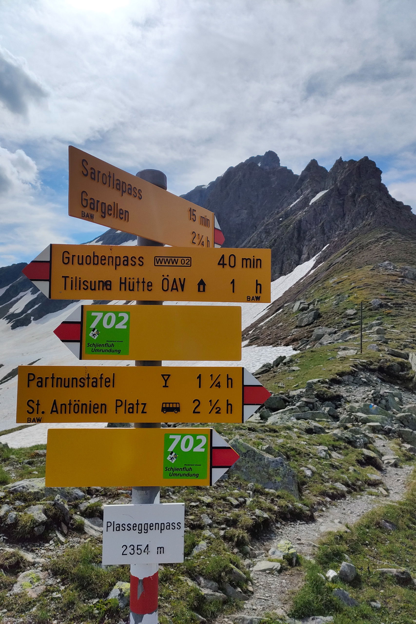Rückblick zur Tilisunahütte, Schweizer Wertarbeit am Plasseggenpass Fotos: Manfred Hinteregger
