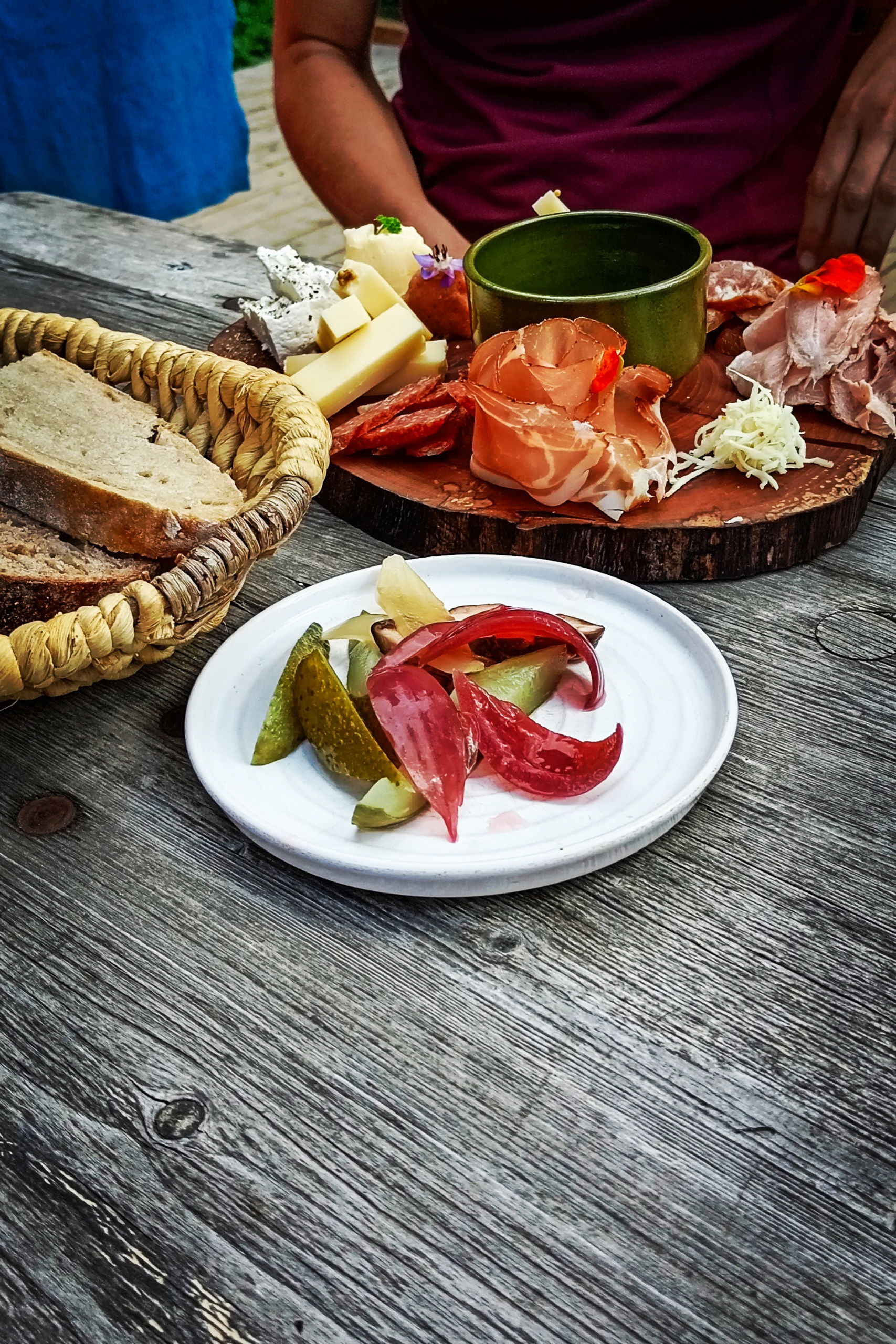 An der Sarotlahütte angekommen. Fotos: Norman und Lisa