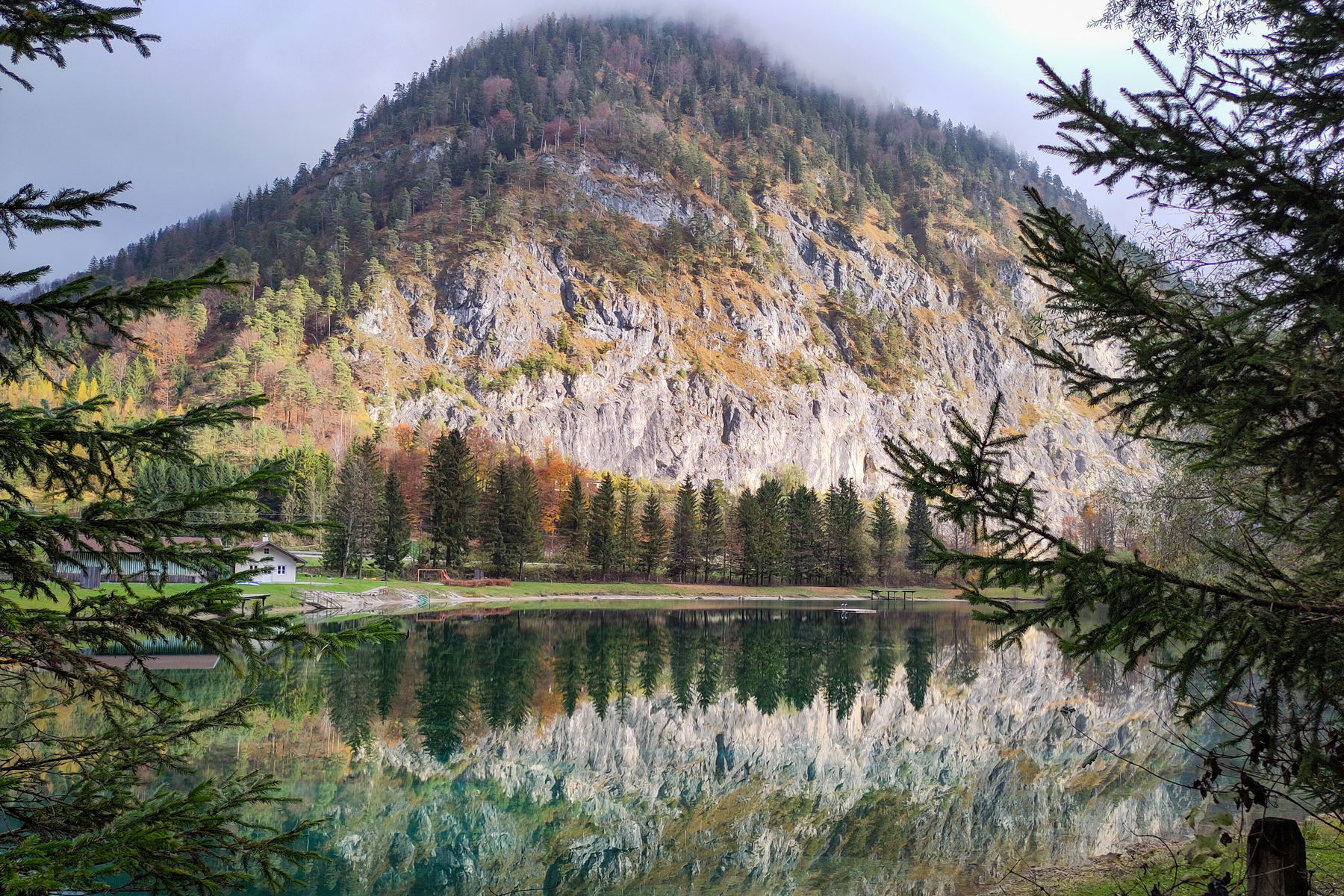 Haarbergsee-Spiegel (im Sommer eine Freizeitanlage). Foto: Karl Plohovich
