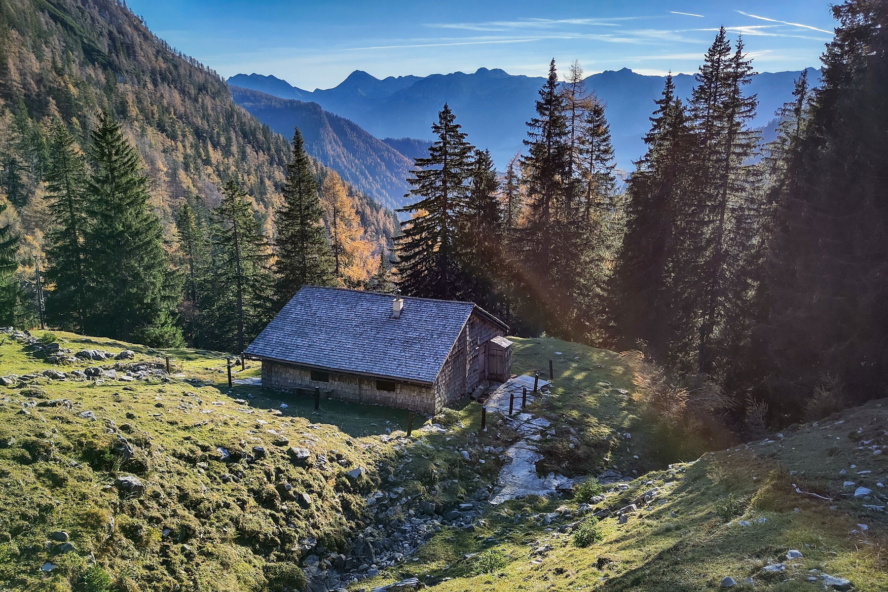 Einladend – seit 1901: Schrottn-Hütt´n. Foto: Karl Plohovich