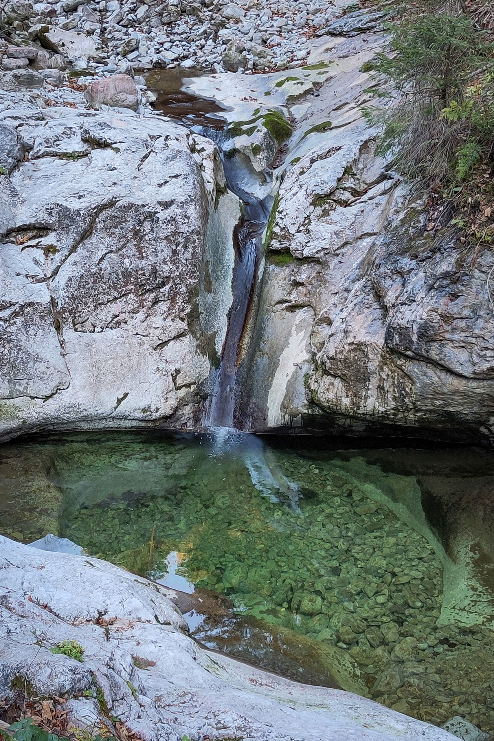 Bei der Brücke – Idylle pur Der Felsenweg - Gerbach. Foto: Karl Plohovich