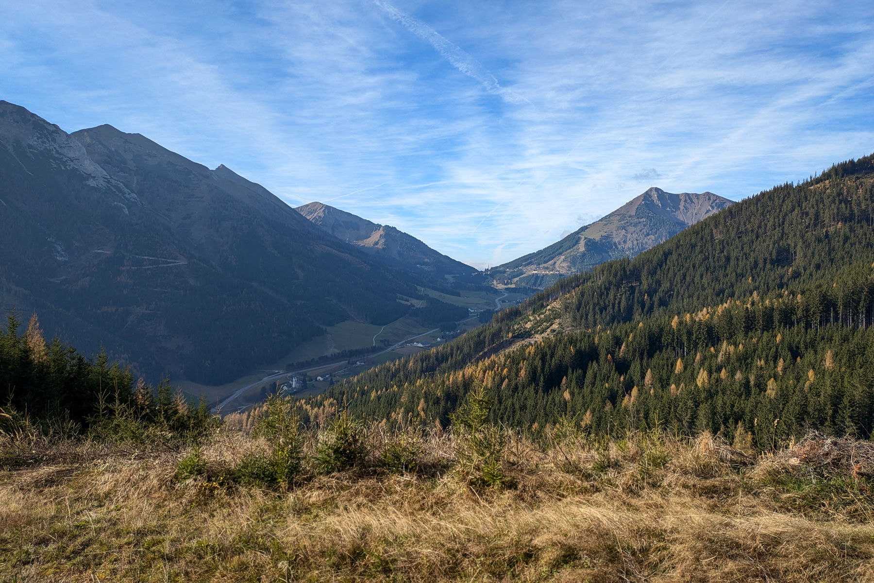 Der Präbichl liegt inzwischen schon im Schatten. Foto: Anna, POW AT