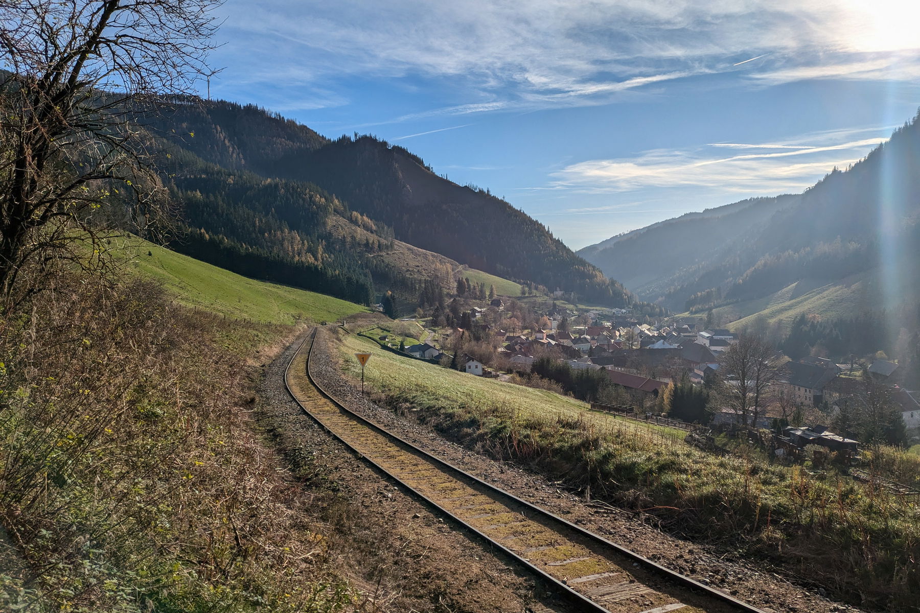 Einmal bei den Schienen angekommen ist Vordernberg nicht mehr weit. Foto: Anna, POW AT