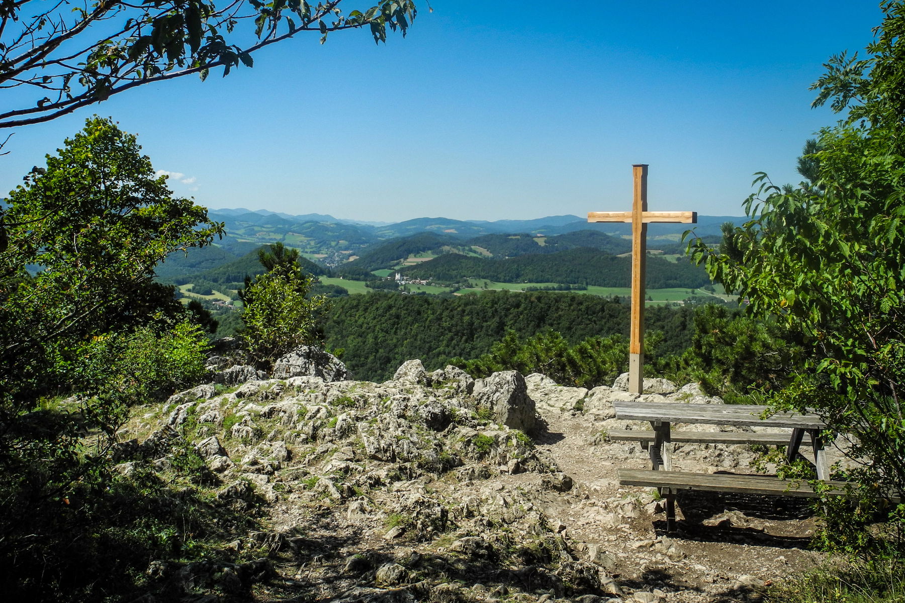 Der spektakuläre Blick vom Gipfel des Peilsteins. Foto: Barbara Wanzenböck
