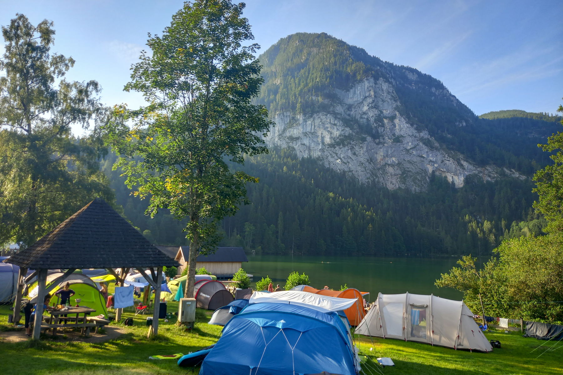 In der Früh gehört der Gleinkersee den Campern. Foto: Martina Friesenbichler