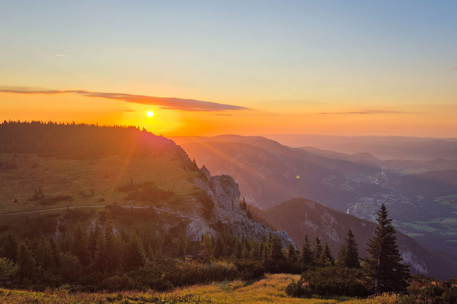 Der Sonnenaufgang aus dem Zimmer beim Ottohaus. Foto: Linda Prähauser